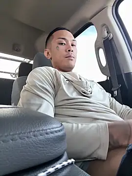 Loadedeggs online show from November 17, 6:46 pm