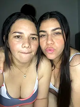 Snapshot of sindyy_01 chatting on October 16, 4:13 am sindyy 01 online show from October 16, 4:13 am