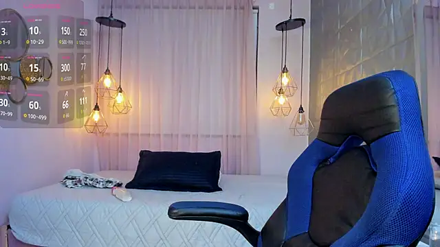 Snapshot of MADDY_MAGIC chatting on December 2, 7:42 pm MADDY MAGIC online show from December 2, 7:42 pm