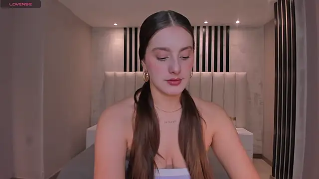 ZoeyWalker  online show from November 4, 11:42 am