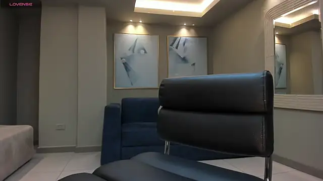 EmilyJohnsonX1 online show from October 29, 3:20 am