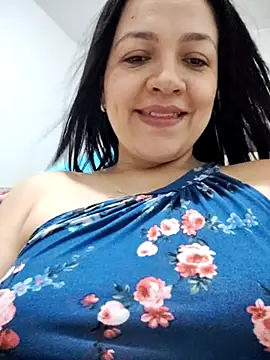 Snapshot of LindaSalo33 chatting on November 6, 3:13 pm LindaSalo33 online show from November 6, 3:13 pm