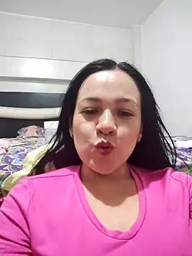 Snapshot of LindaSalo33 chatting on November 8, 3:39 am LindaSalo33 online show from November 8, 3:39 am