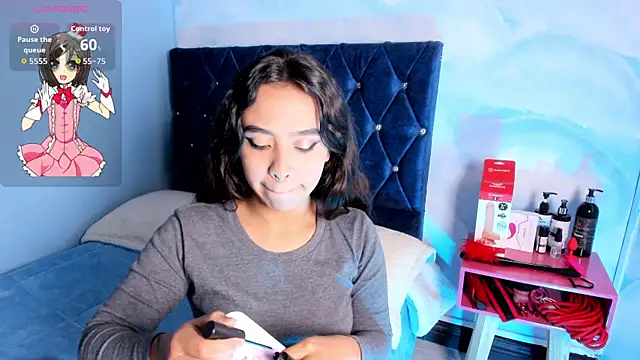 laylaa fox online show from October 20, 7:14 pm