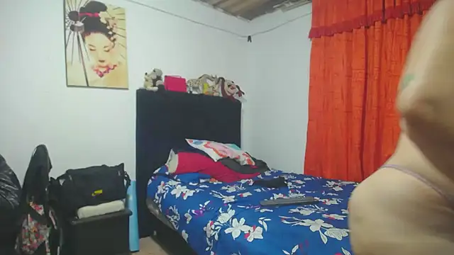 Snapshot of Meloncillo_and_Babyliss99 chatting on January 8, 12:46 am Meloncillo and Babyliss99 online show from January 8, 12:46 am