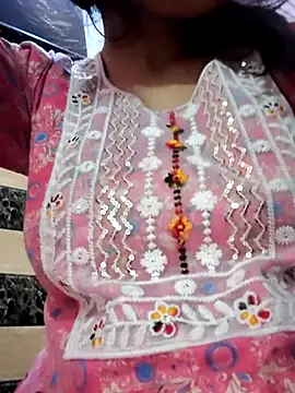 Snapshot of Itz_cat01 chatting on November 15, 8:11 am Itz cat01 online show from November 15, 8:11 am