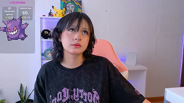Sallie Doll online show from November 4, 6:40 pm