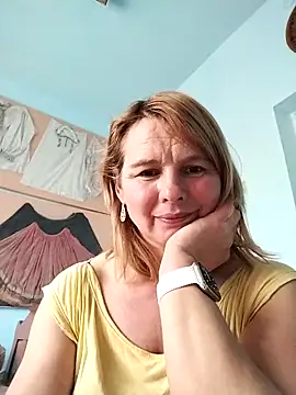 Snapshot of Masha412111 chatting on December 17, 12:11 pm Masha412111 online show from December 17, 12:11 pm