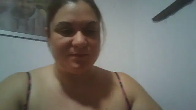 Snapshot of ades8687 chatting on October 2, 8:21 am ades8687 online show from October 2, 8:21 am