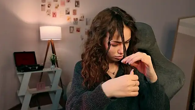 Snapshot of branchwithflowerss chatting on November 26, 12:06 pm branchwithflowerss online show from November 26, 12:06 pm