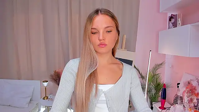 JulieLupo online show from October 2, 7:04 am