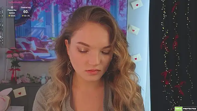 JulieLupo online show from April 6, 6:47 am