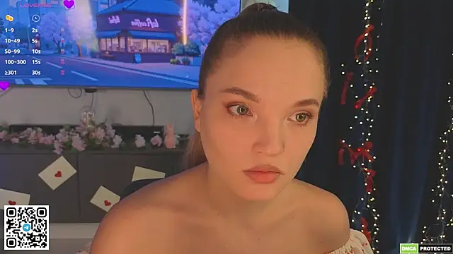 JulieLupo online show from April 12, 7:13 am