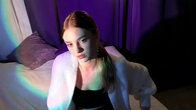 Snapshot of midnightMaya chatting on October 19, 7:58 pm midnightMaya online show from October 19, 7:58 pm