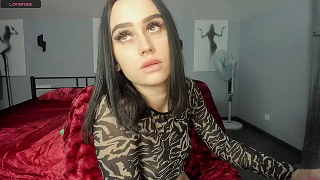 Lisa  Johnson online show from October 23, 12:32 am