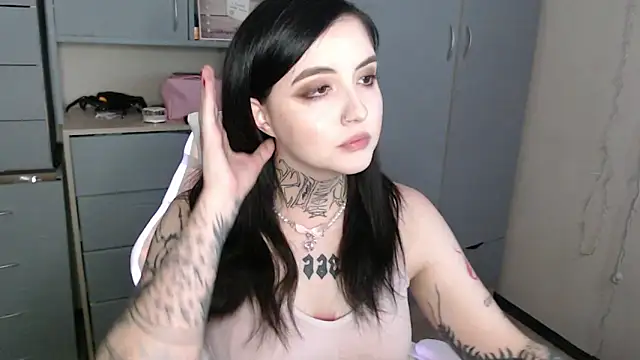 Snapshot of Rin_andersonn chatting on December 14, 1:22 am Rin andersonn online show from December 14, 1:22 am