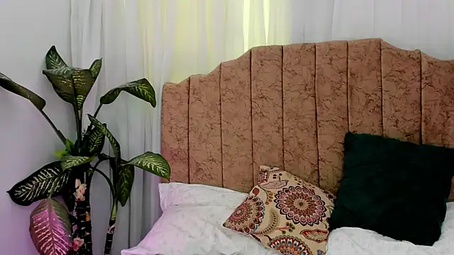 Abbie thomson  online show from October 11, 7:34 pm