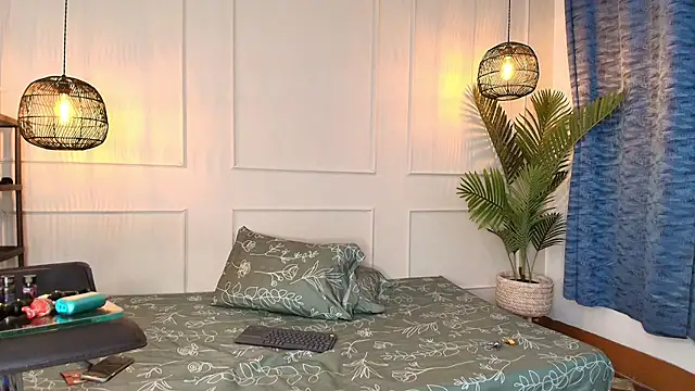 fkenneth macias online show from October 16, 2:34 am