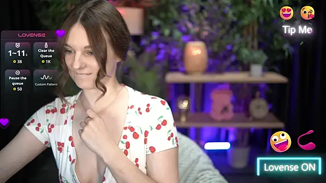 Snapshot of xoxo_molly chatting on October 13, 9:37 pm xoxo molly online show from October 13, 9:37 pm