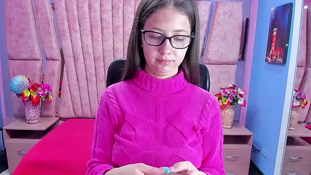 Snapshot of sarah_sweett_ chatting on October 22, 2:28 pm sarah sweett online show from October 22, 2:28 pm