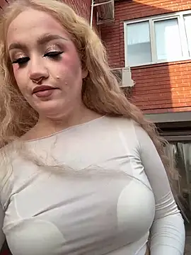 RollDolls online show from October 27, 5:11 am