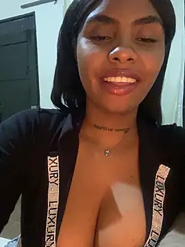 Snapshot of Itanydiorr chatting on October 10, 3:27 am Itanydiorr online show from October 10, 3:27 am