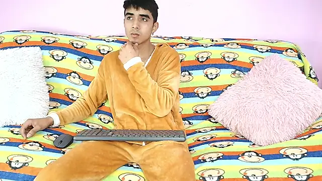 Hottie Guy online show from October 9, 3:21 pm