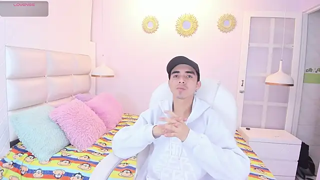 Hottie Guy online show from October 30, 12:28 pm