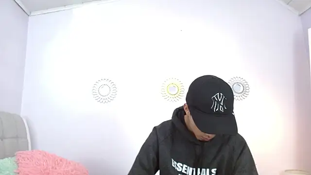 Hottie Guy online show from November 24, 5:56 pm