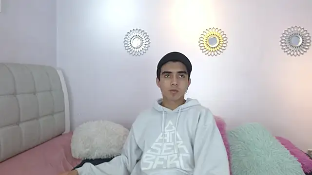 Hottie Guy online show from November 26, 5:58 pm