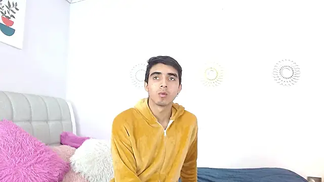 Hottie Guy online show from December 2, 6:03 pm