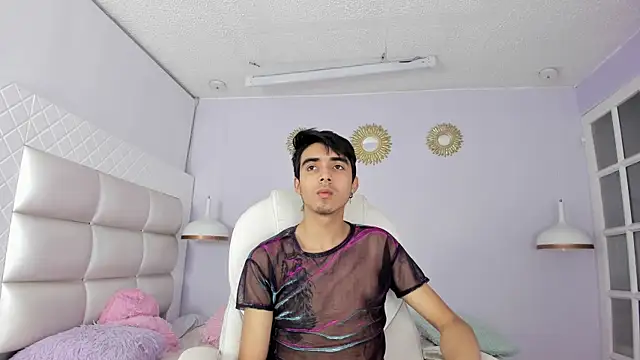 Hottie Guy online show from December 4, 5:43 pm