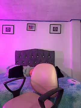 Snapshot of mitschellfox21 chatting on October 5, 3:16 am mitschellfox21 online show from October 5, 3:16 am