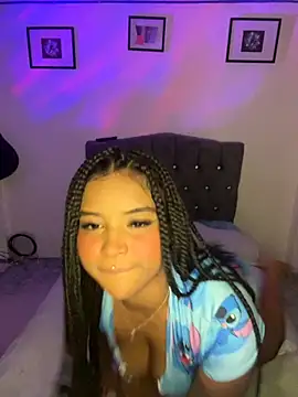 Snapshot of mitschellfox21 chatting on October 22, 4:24 am mitschellfox21 online show from October 22, 4:24 am