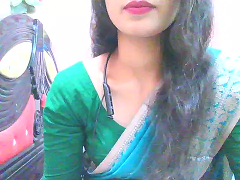 Snapshot of night_queeen7 chatting on November 13, 6:07 pm night queeen7 online show from November 13, 6:07 pm