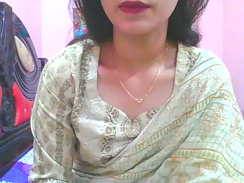 Snapshot of night_queeen7 chatting on November 30, 8:35 pm night queeen7 online show from November 30, 8:35 pm