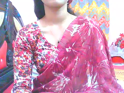 Snapshot of night_queeen7 chatting on December 14, 7:29 pm night queeen7 online show from December 14, 7:29 pm