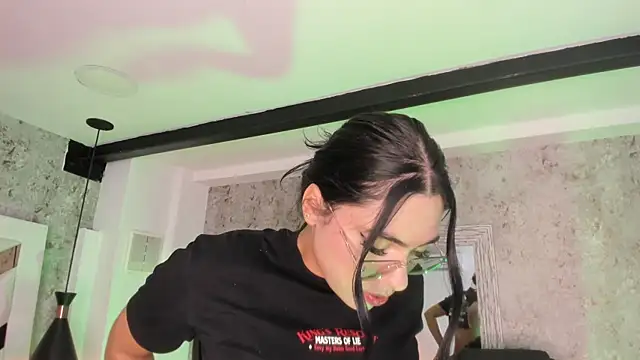 Vanessa Rain  online show from April 17, 7:17 pm