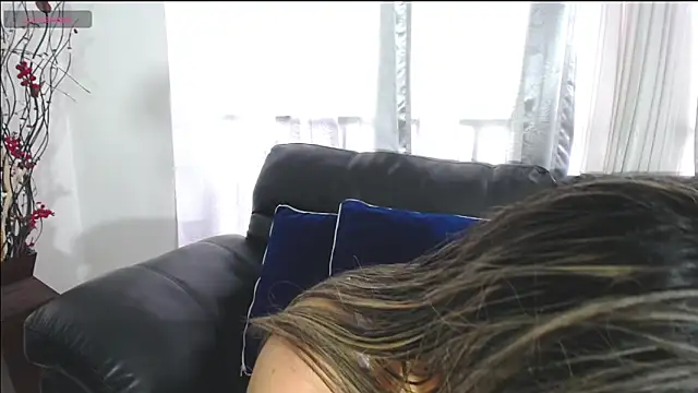 sweet christtydiaz online show from November 5, 9:04 pm