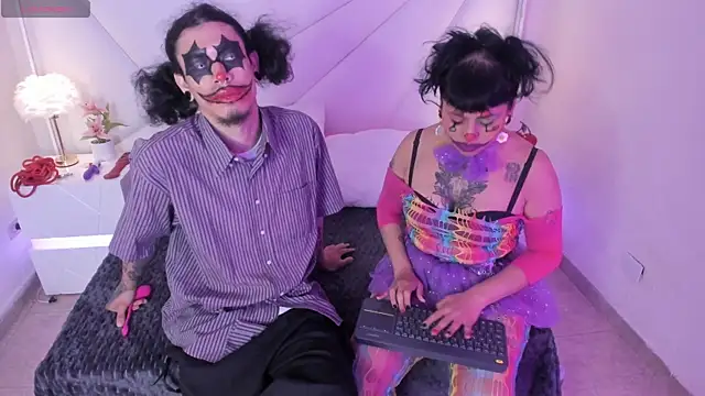 Snapshot of conjuring_ chatting on November 1, 3:08 am conjuring online show from November 1, 3:08 am