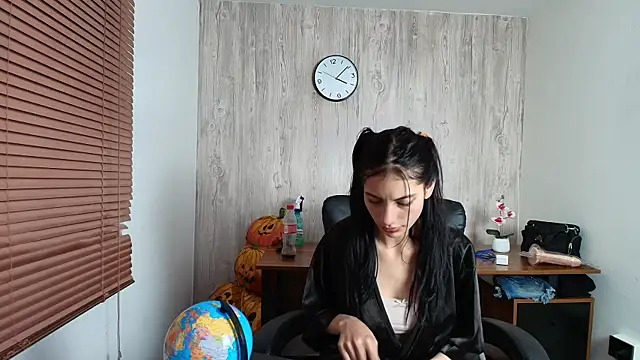 Snapshot of brandy_danger chatting on October 5, 9:07 am brandy danger online show from October 5, 9:07 am