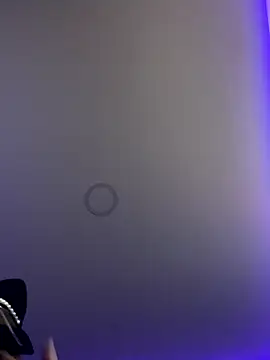 Snapshot of Hotlatinpussy chatting on October 17, 4:15 am Hotlatinpussy online show from October 17, 4:15 am