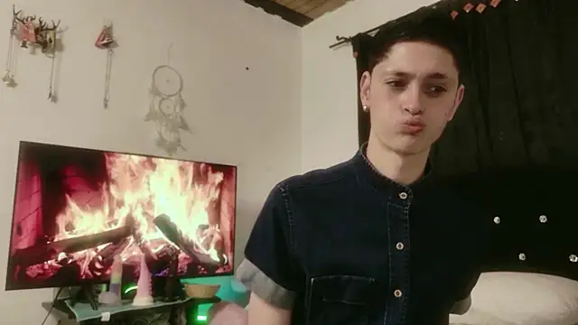 Tyler cat online show from October 13, 11:54 am