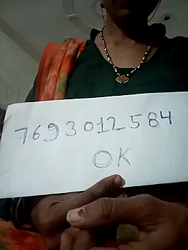 Snapshot of Mona7070 chatting on October 16, 2:29 pm Mona7070 online show from October 16, 2:29 pm