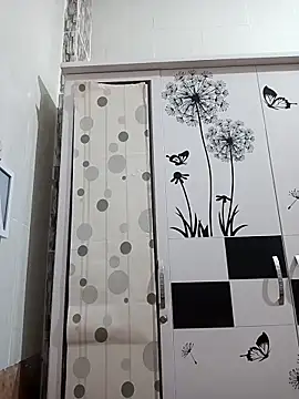 Snapshot of tulip-bae chatting on November 5, 12:16 pm tulip-bae online show from November 5, 12:16 pm