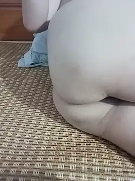 Snapshot of tulip-bae chatting on November 18, 6:40 am tulip-bae online show from November 18, 6:40 am