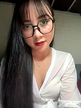 Snapshot of Linh5790 chatting on October 13, 2:06 pm Linh5790 online show from October 13, 2:06 pm