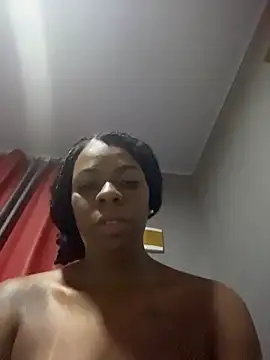 Priihmedeiros online show from May 31, 8:43 am