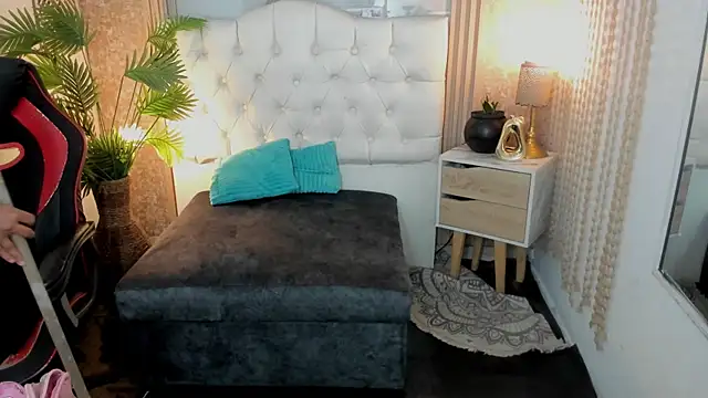 AriaVega online show from April 12, 1:16 pm