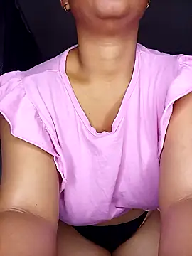 Snapshot of Sultrytits6 chatting on October 24, 10:17 pm Sultrytits6 online show from October 24, 10:17 pm